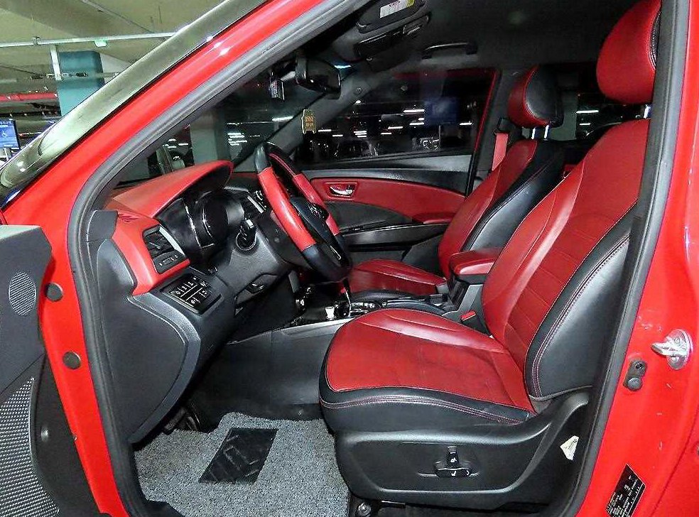 KG모빌리티(쌍용)  티볼리 디젤 4WD 1.6 LX 사진 6