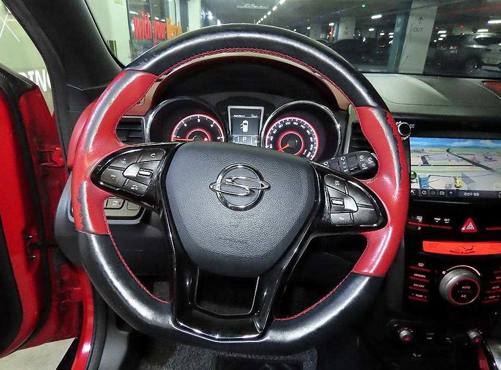 KG모빌리티(쌍용)  티볼리 디젤 4WD 1.6 LX 사진 8