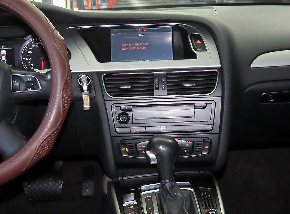아우디 A4 2.0 TFSI 콰트로 사진 11
