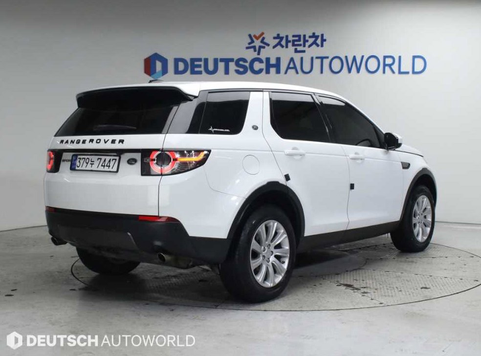 랜드로버 디스커버리 스포츠 2.0 TD4 HSE 럭셔리 사진 2