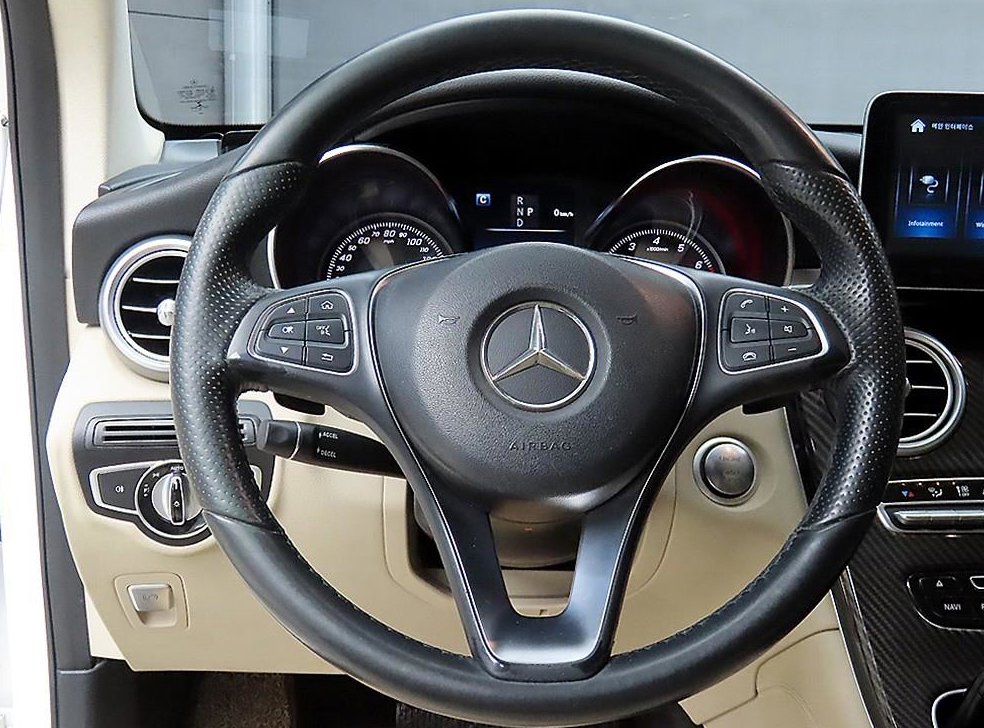 벤츠 GLC 클래스 GLC 300 사진 9