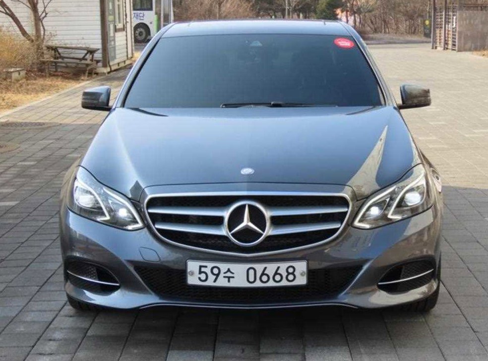벤츠 E 클래스 E220 블루텍 아방가르드