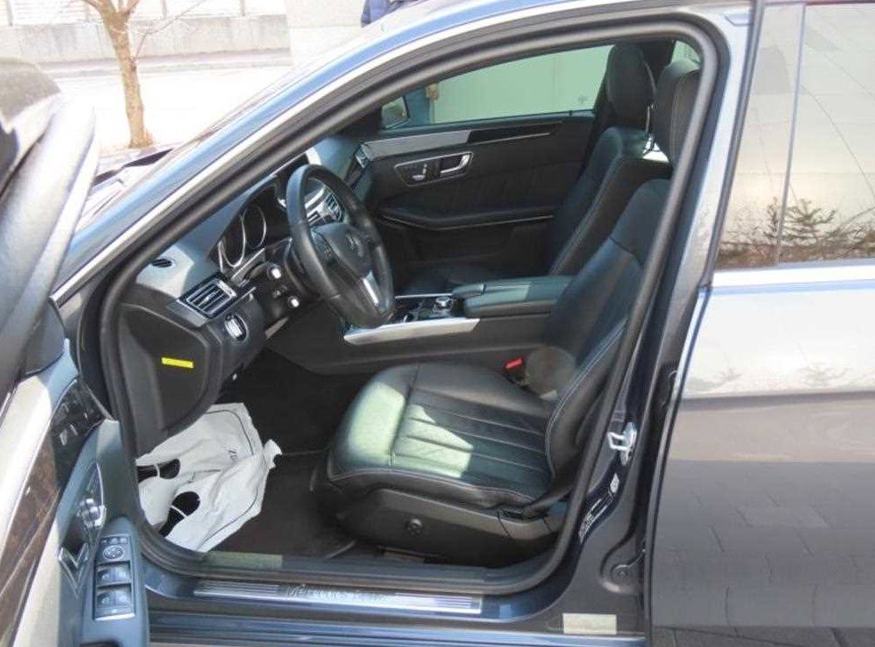 벤츠 E 클래스 E220 블루텍 아방가르드 사진 13