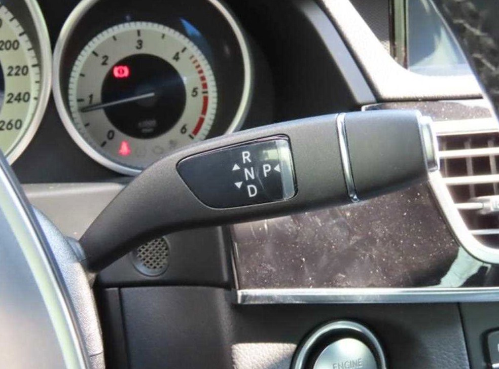 벤츠 E 클래스 E220 블루텍 아방가르드 사진 6