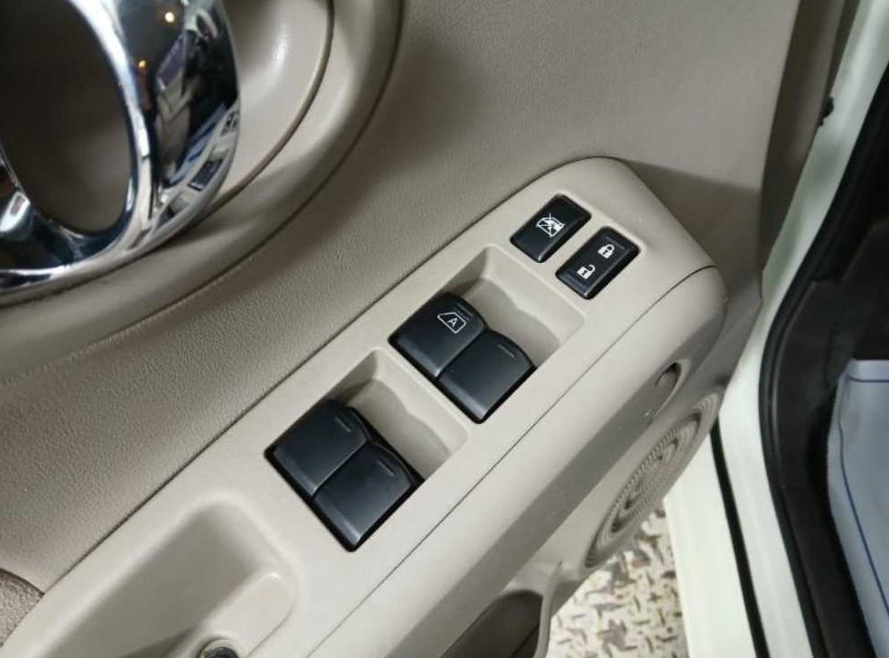 닛산 큐브 1.8 S 사진 10