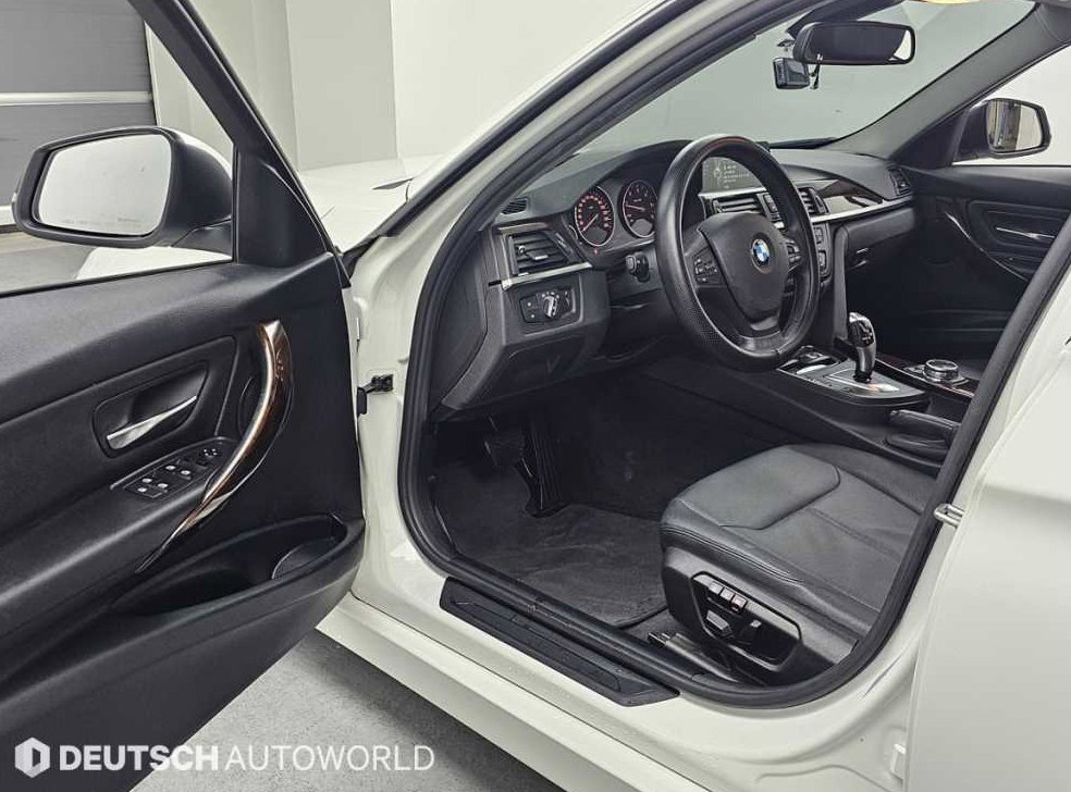 BMW 3시리즈 320d 사진 11