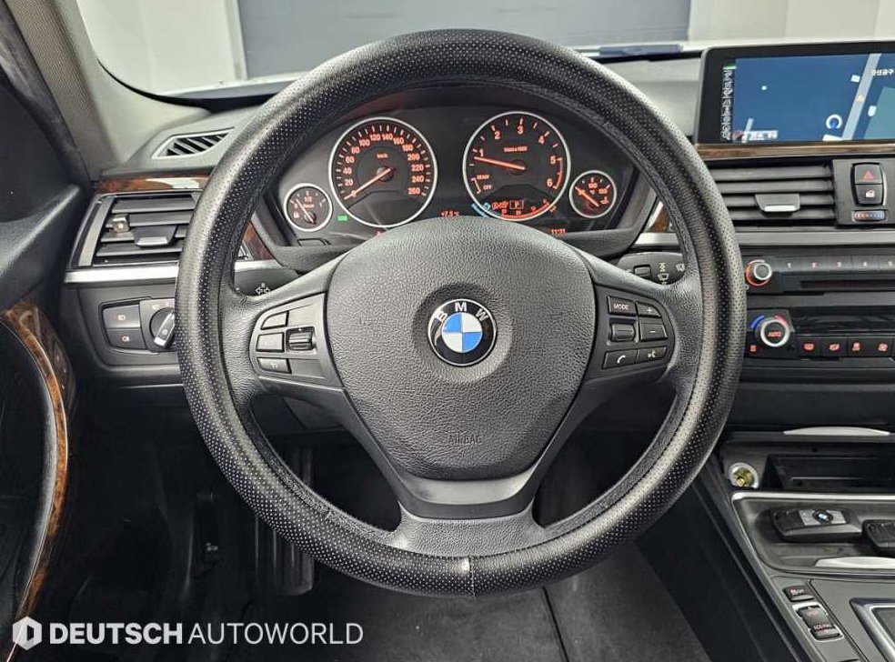 BMW 3시리즈 320d 사진 13