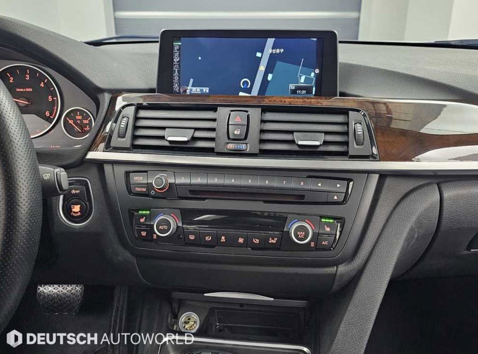 BMW 3시리즈 320d 사진 14