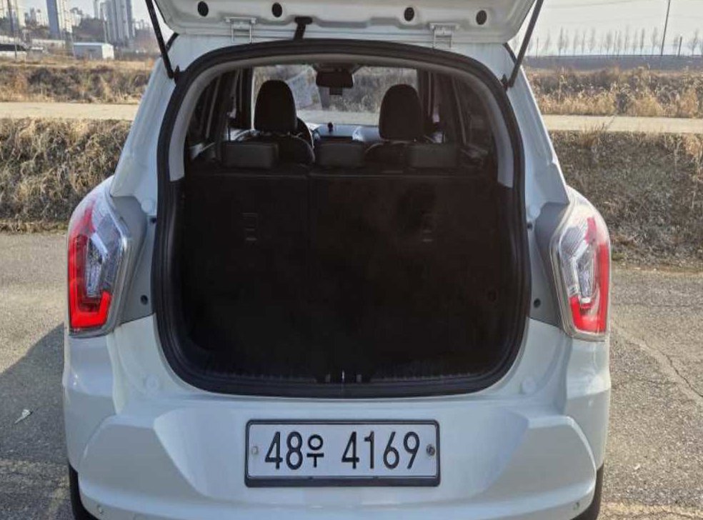 KG모빌리티(쌍용)  티볼리 디젤 2WD 1.6 VX 사진 5