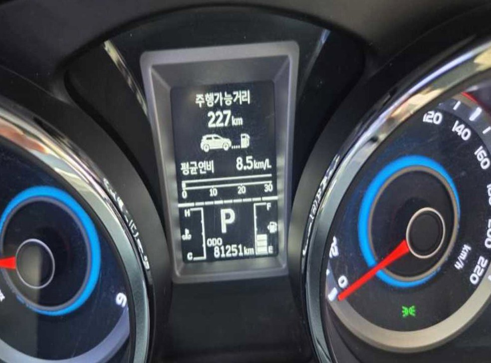 KG모빌리티(쌍용)  티볼리 디젤 2WD 1.6 VX 사진 8