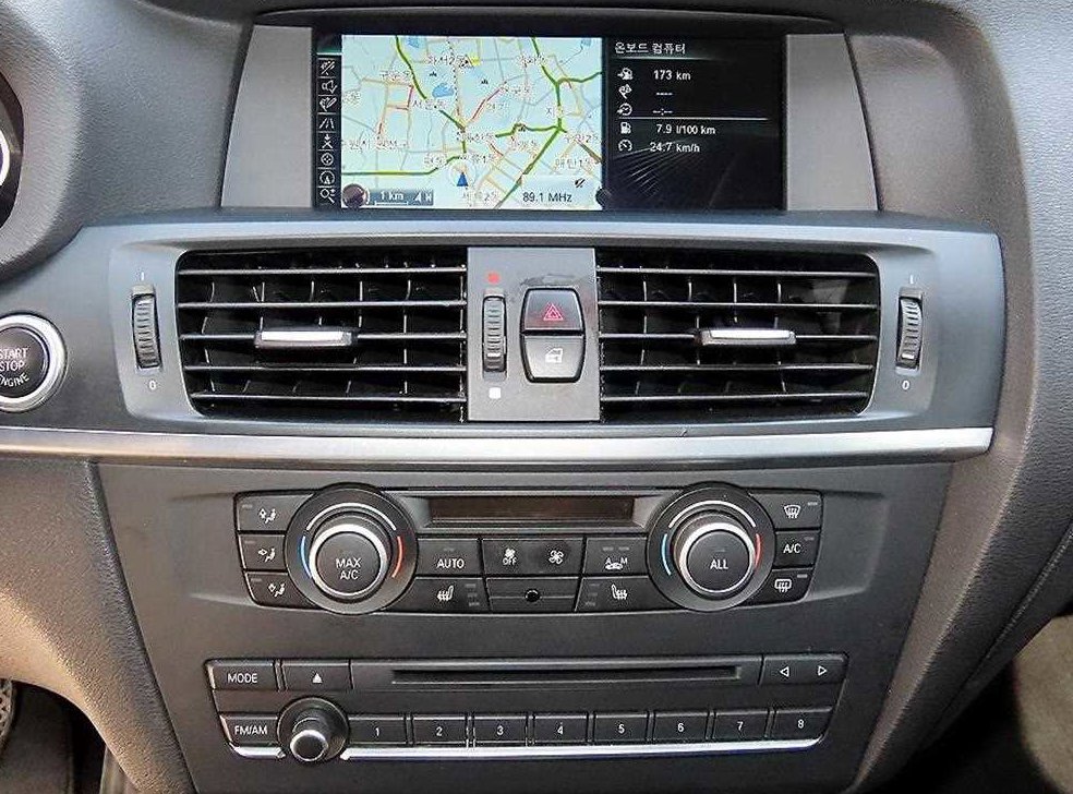 BMW X3 xDrive 20d 하이 사진 13