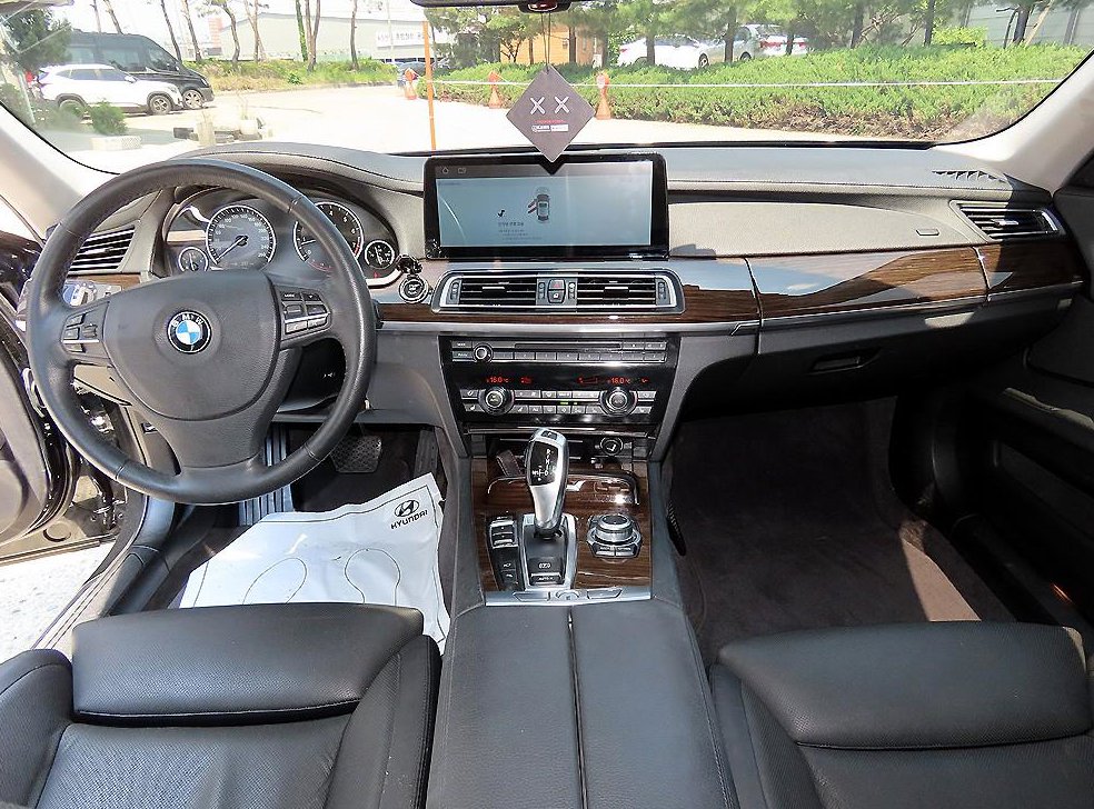 BMW 7시리즈 750 사진 7