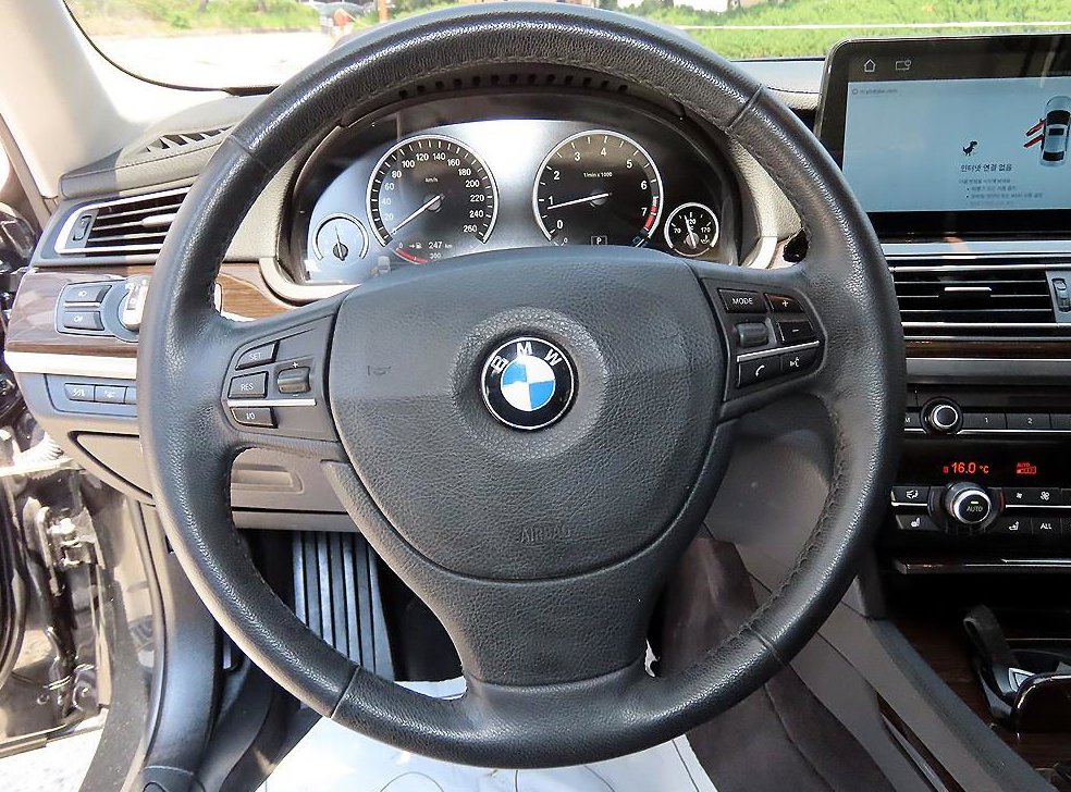 BMW 7시리즈 750 사진 8