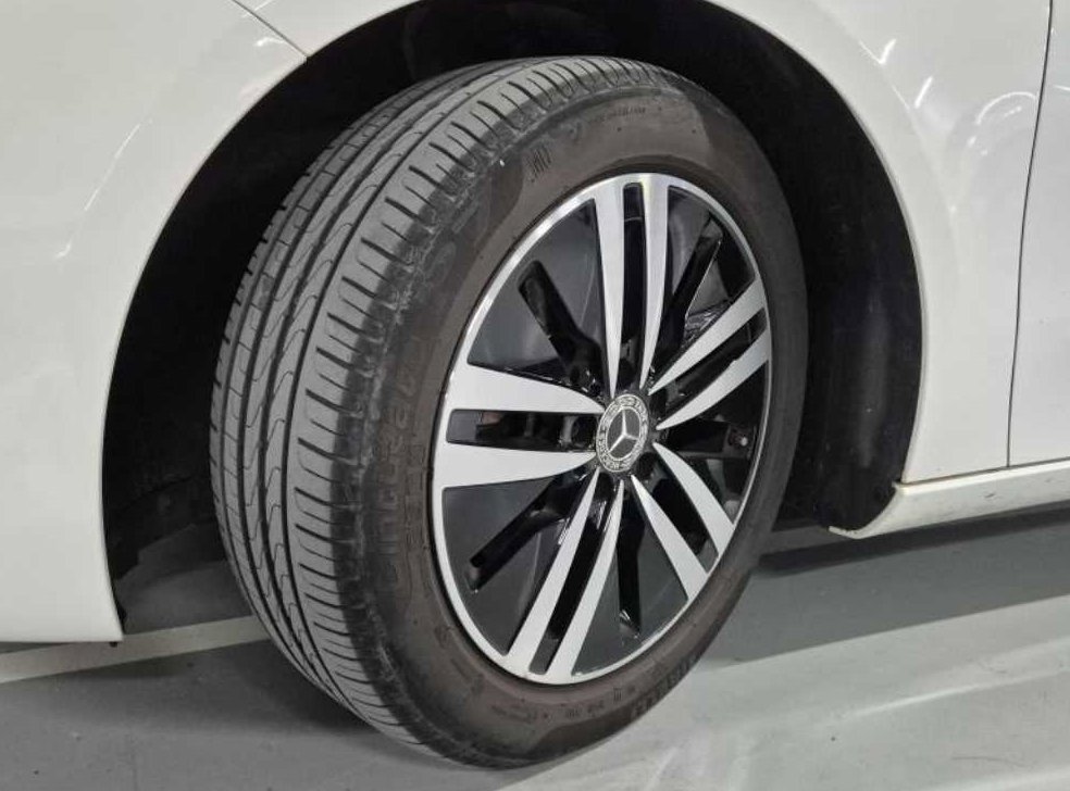 벤츠 A 클래스 A220 해치백 사진 17