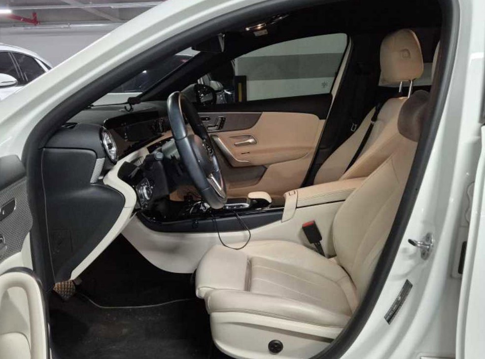 벤츠 A 클래스 A220 해치백 사진 5