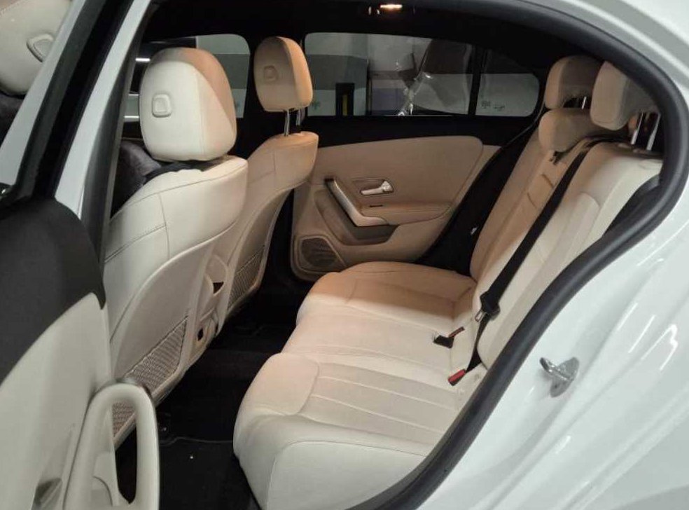 벤츠 A 클래스 A220 해치백 사진 6