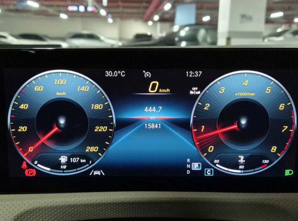 벤츠 A 클래스 A220 해치백 사진 9