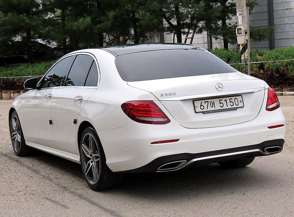 벤츠 E 클래스 E300 AMG LINE 사진 3