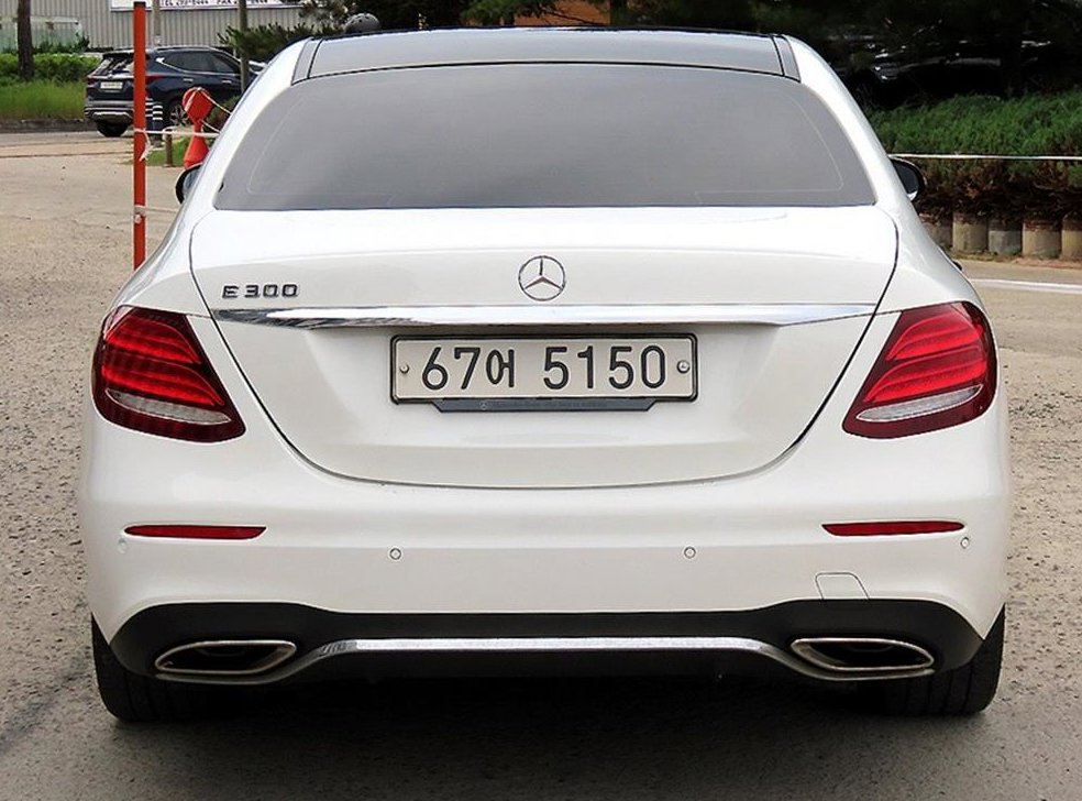 벤츠 E 클래스 E300 AMG LINE 사진 4