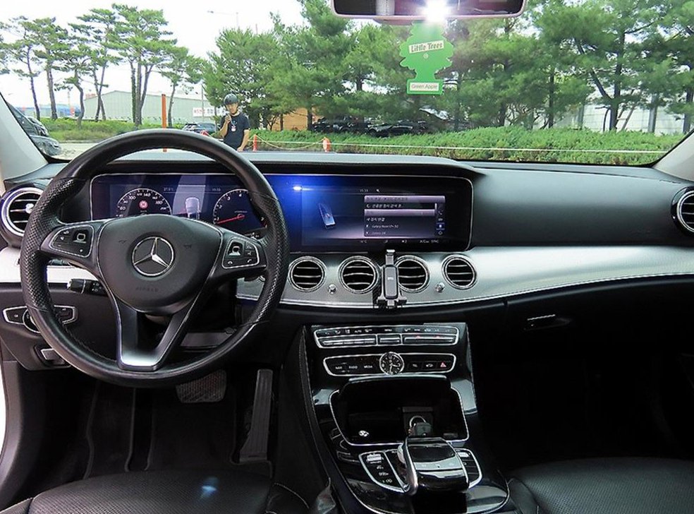 벤츠 E 클래스 E300 AMG LINE 사진 7
