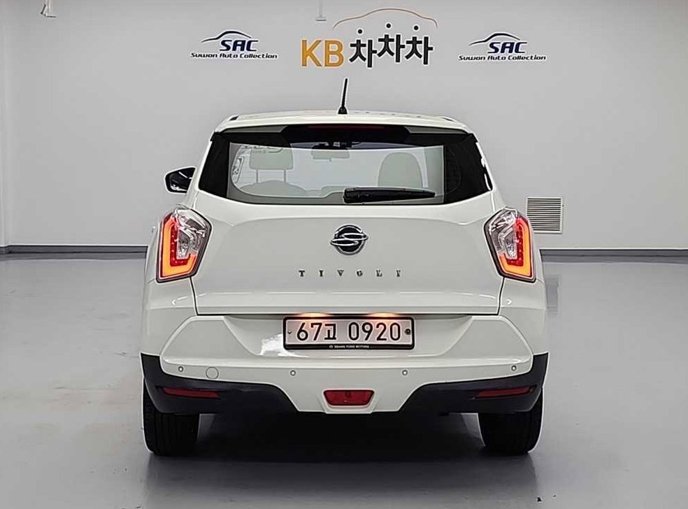 KG모빌리티(쌍용)  티볼리 가솔린 2WD 1.6 VX 사진 3