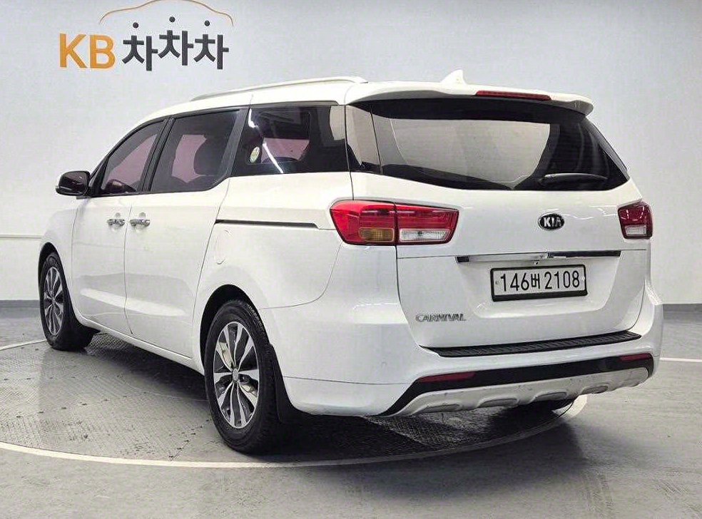 기아 카니발 디젤 9인승 럭셔리 사진 2