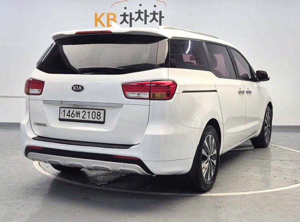 기아 카니발 디젤 9인승 럭셔리 사진 3