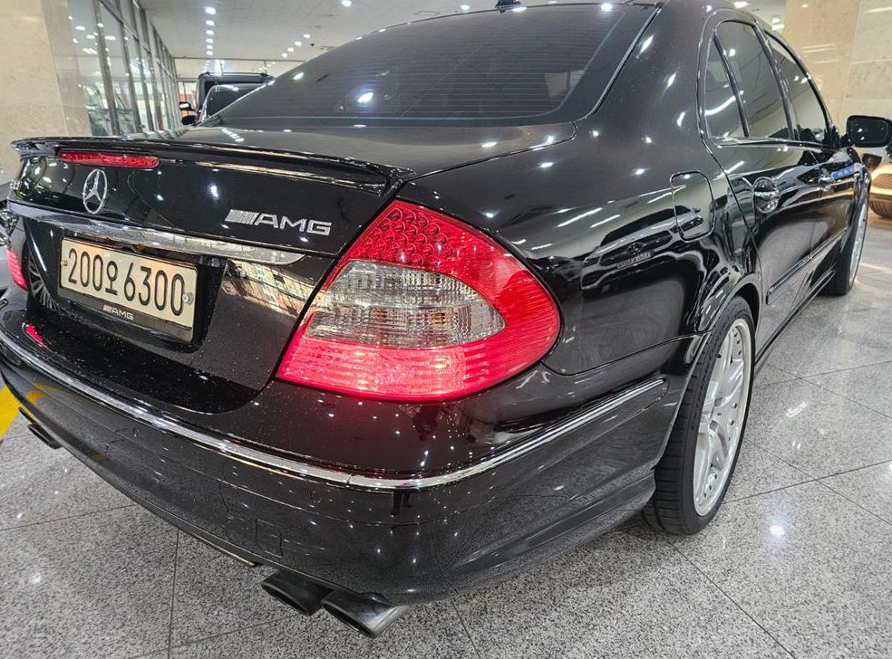 벤츠 E 클래스 E63 AMG 사진 3