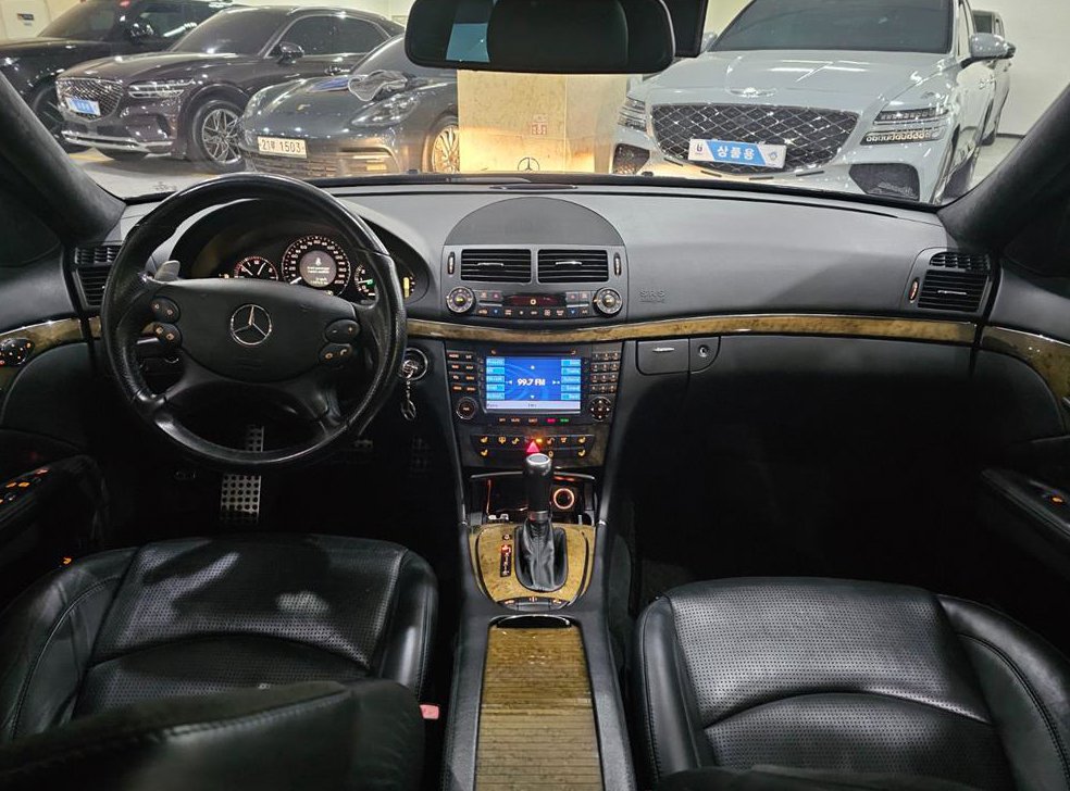 벤츠 E 클래스 E63 AMG 사진 8