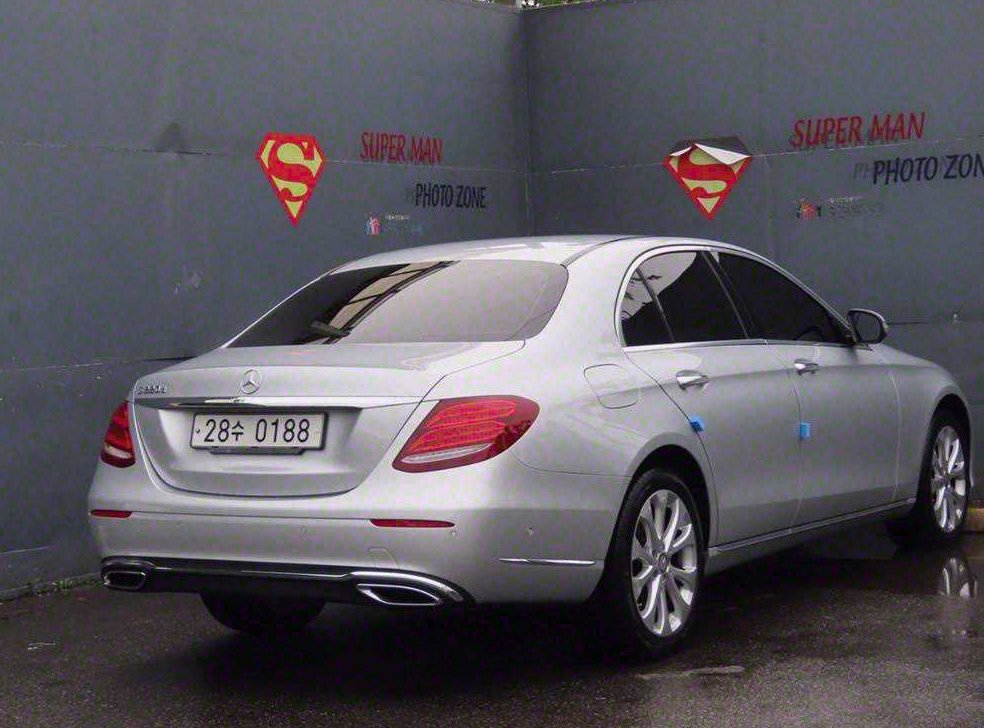 벤츠 E 클래스 E220d 익스클루시브 사진 4