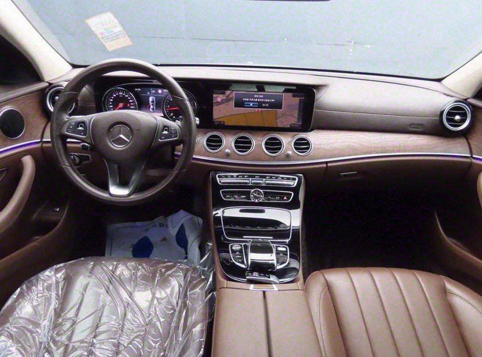 벤츠 E 클래스 E220d 익스클루시브 사진 9