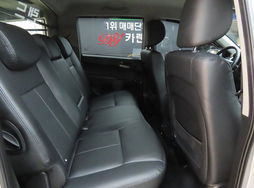 KG모빌리티(쌍용)  코란도 디젤 4WD 어드벤처 60TH 에디션 사진 7