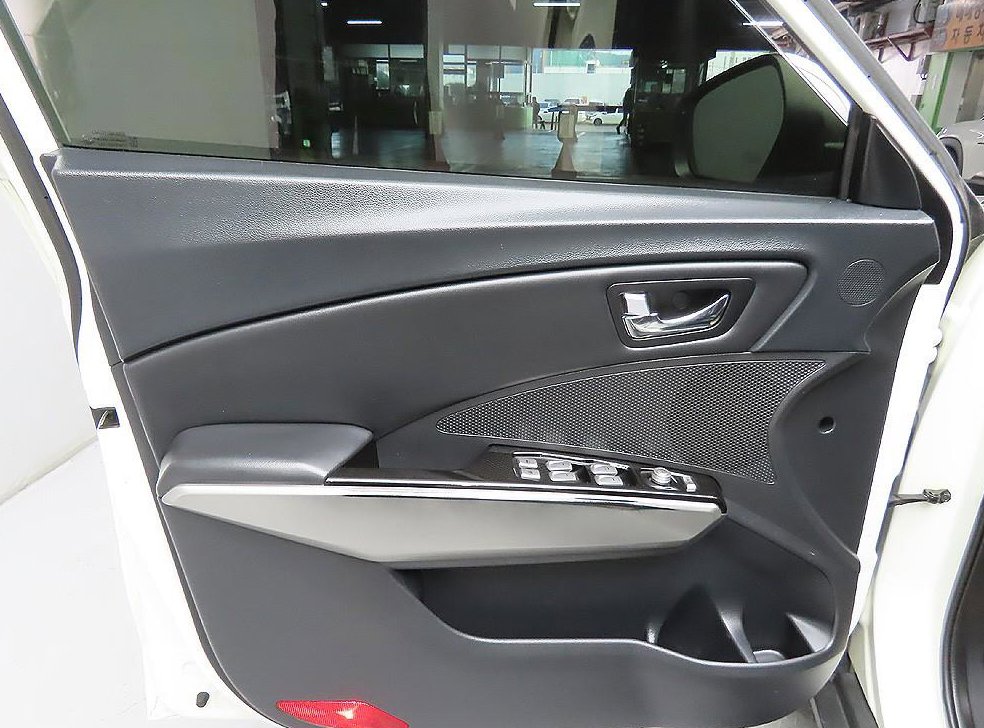KG모빌리티(쌍용)  티볼리 디젤 2WD 1.6 VX 사진 15