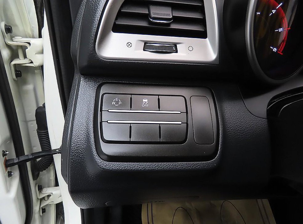 KG모빌리티(쌍용)  티볼리 디젤 2WD 1.6 VX 사진 17