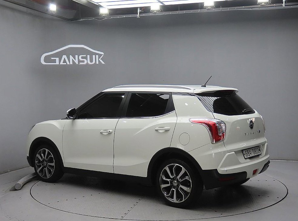 KG모빌리티(쌍용)  티볼리 디젤 2WD 1.6 VX 사진 3