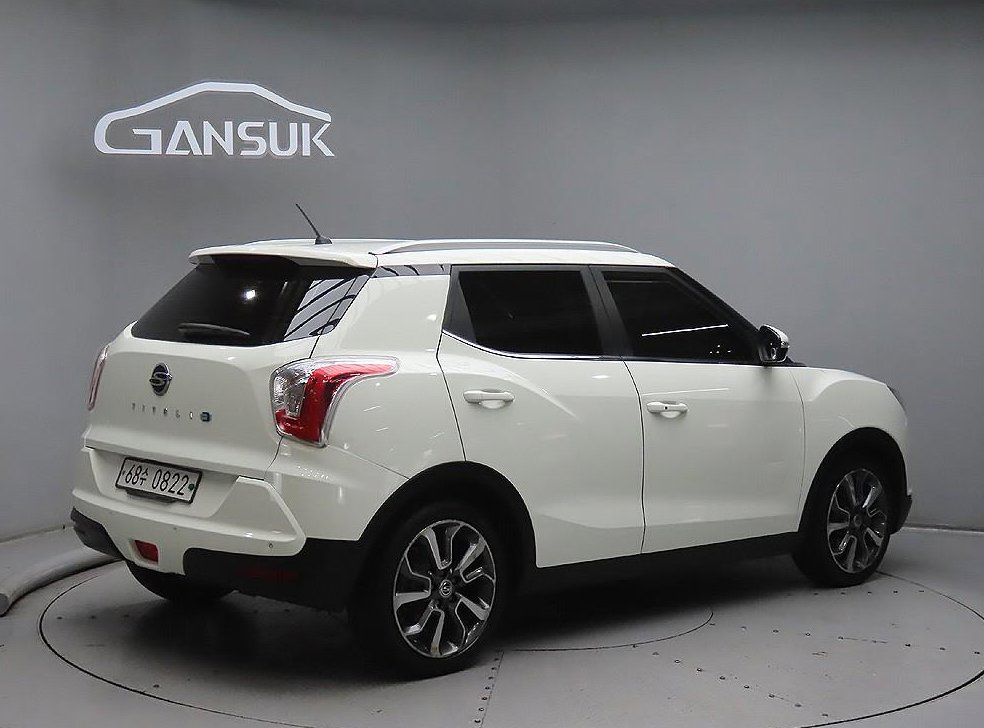 KG모빌리티(쌍용)  티볼리 디젤 2WD 1.6 VX 사진 4