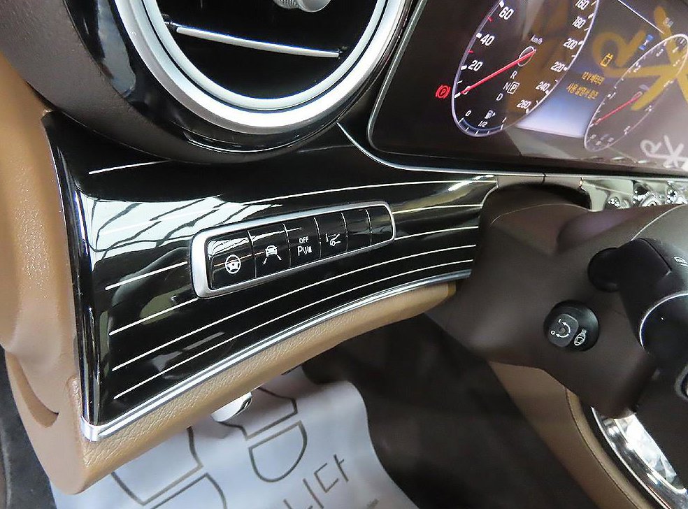 벤츠 E 클래스 E450 4MATIC 익스클루시브 사진 11