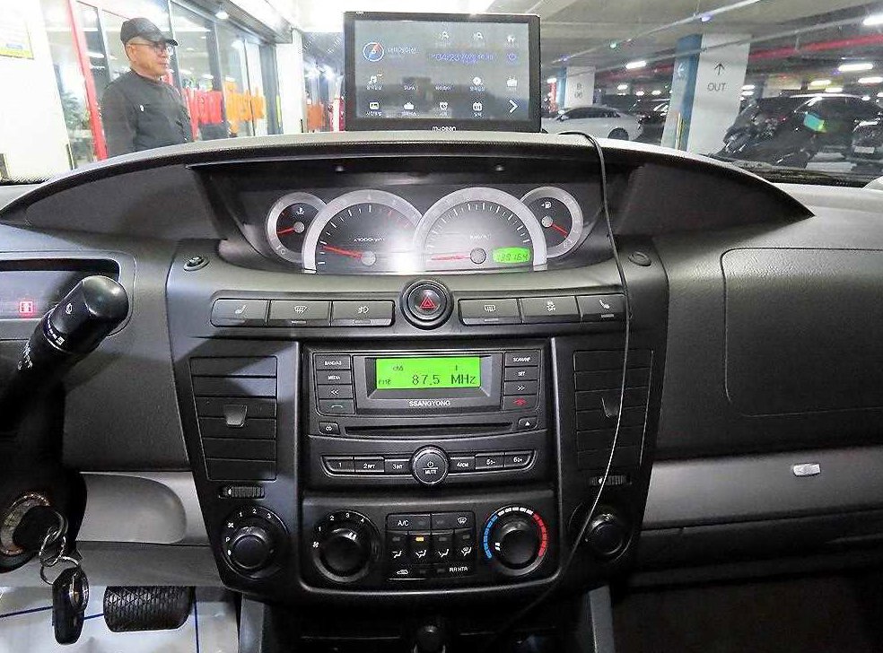 KG모빌리티(쌍용)  로디우스 2WD RD400 사진 11