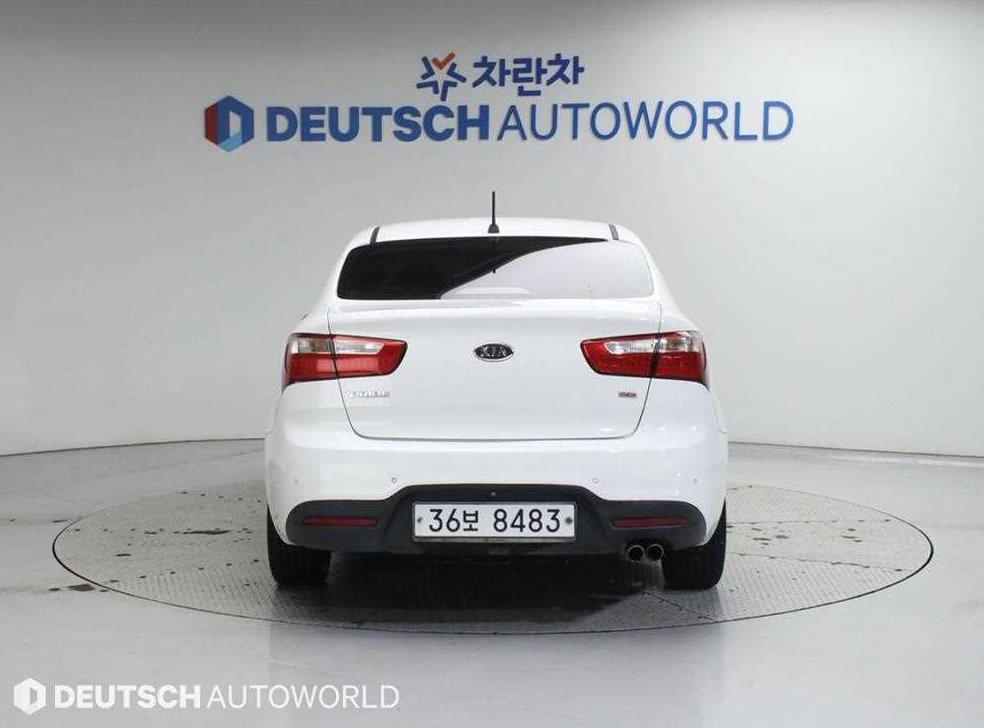 기아 프라이드 4DR 1.6GDI 프레스티지 사진 4