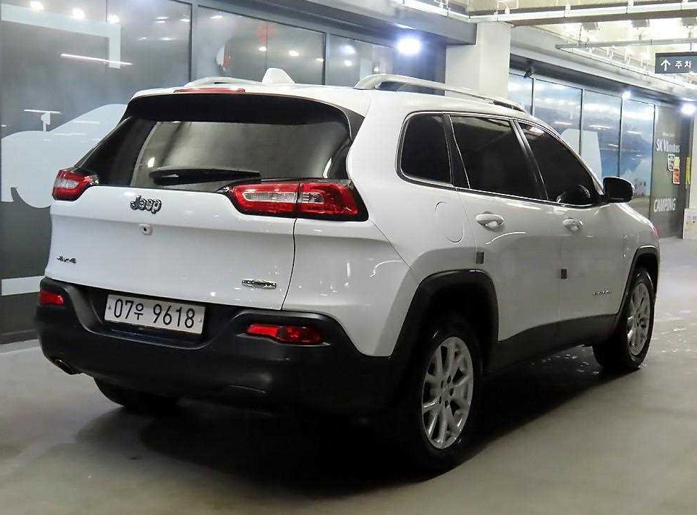 지프 체로키 2.4 론지튜드 AWD 사진 4