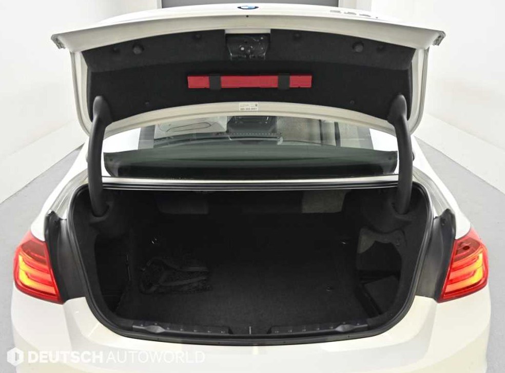 BMW 3시리즈 320i 사진 19