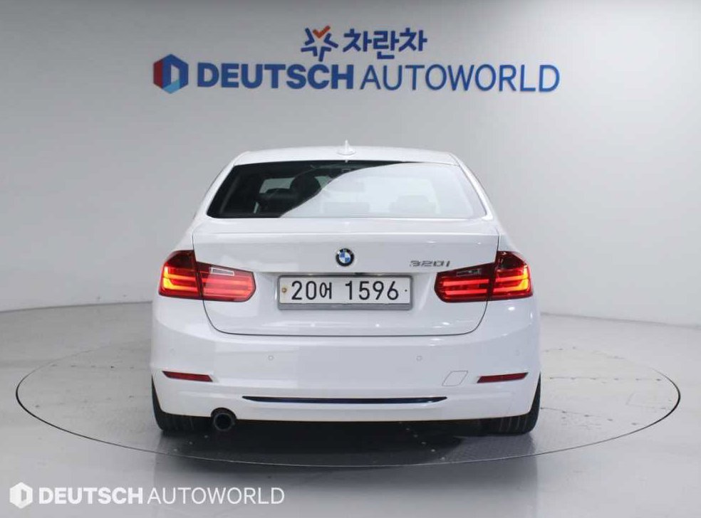 BMW 3시리즈 320i 사진 4