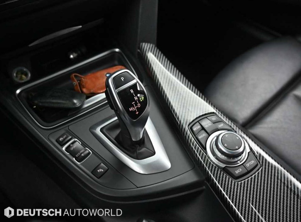 BMW 3시리즈 320i 사진 9