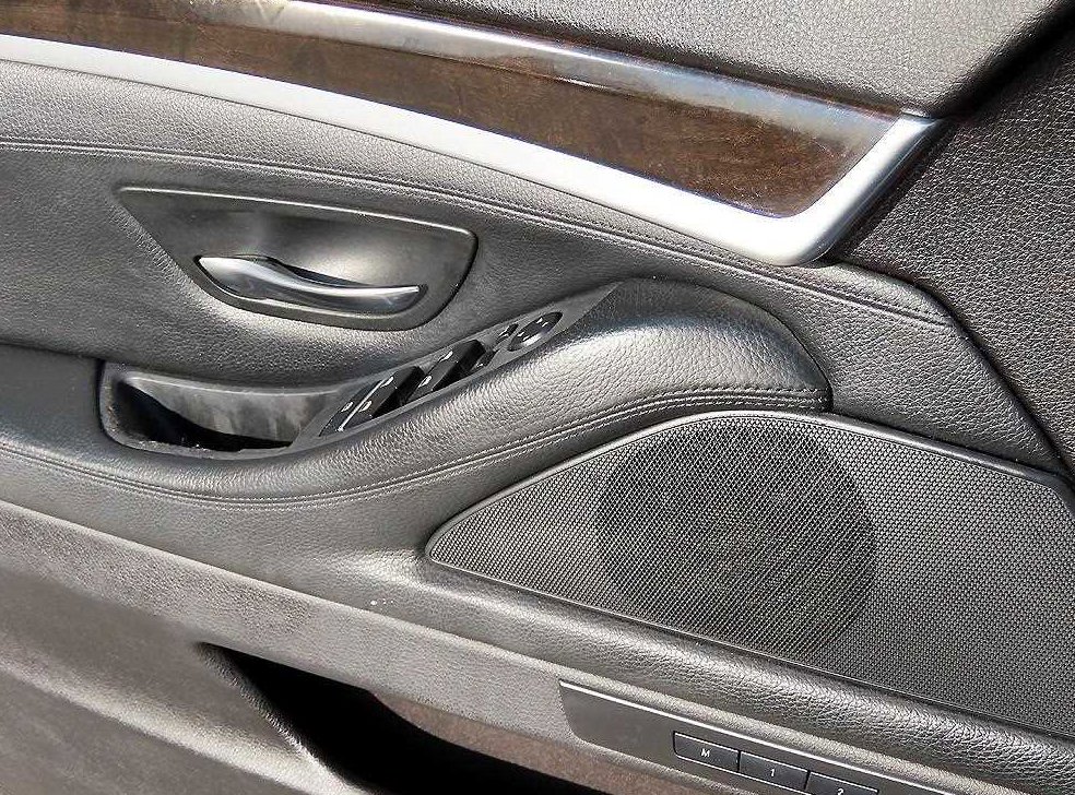 BMW 5시리즈 520d 사진 12
