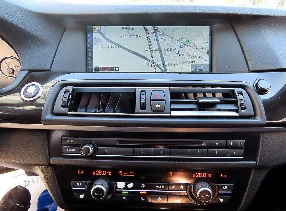 BMW 5시리즈 520d 사진 13