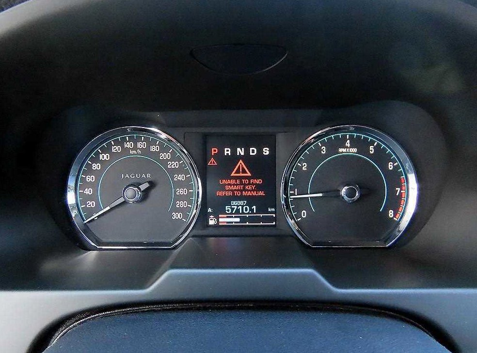 재규어 XF 2.0 사진 9