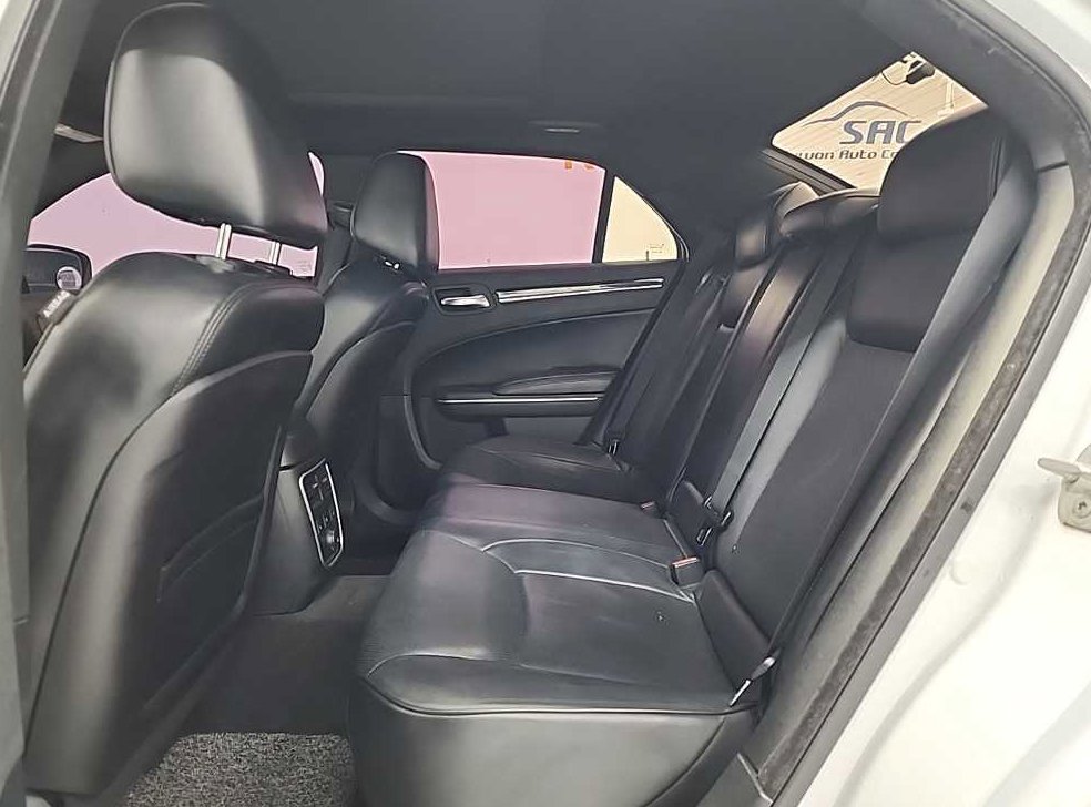 크라이슬러 300C 3.0 디젤 사진 12