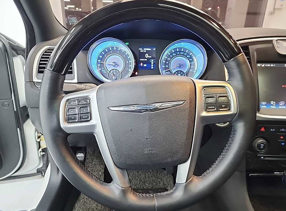 크라이슬러 300C 3.0 디젤 사진 9