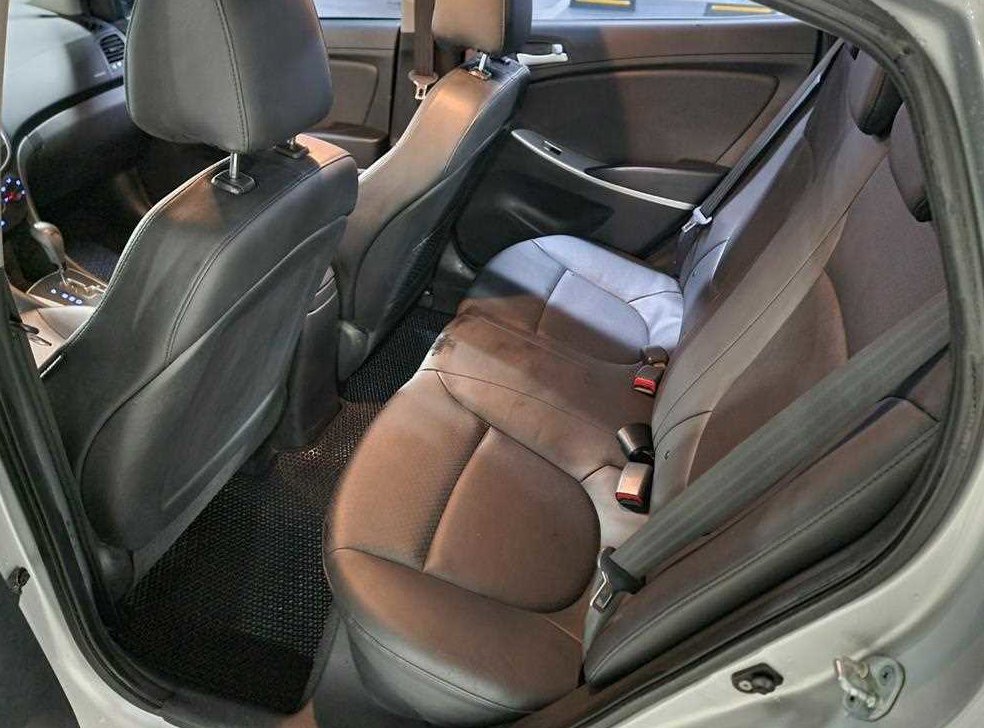 현대 엑센트 1.4VVT 럭셔리 사진 7