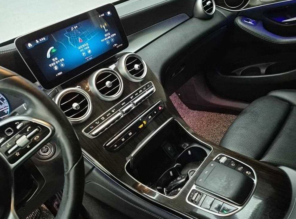 벤츠 GLC 클래스 GLC 300 4MATIC 사진 10